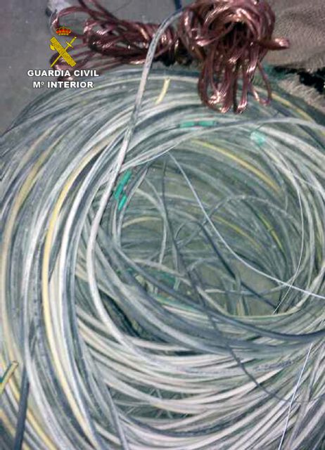 La Guardia Civil detiene al empleado de una empresa del sector eléctrico por robo continuado de cable de cobre