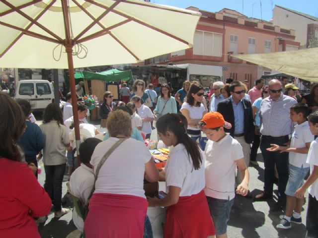 Los jovenes emprendedores del Colegio Alfonso X el sabio salen a la calle
