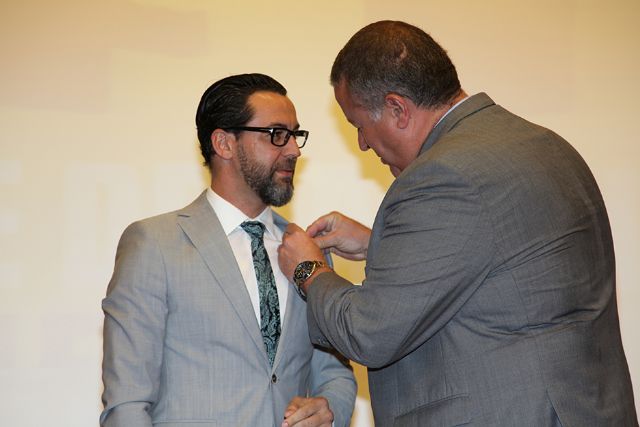 El 'Cocinero flamenco', Quique Dacosta, y la gran cantaora Carmen Linares, ya lucen su 'Castillete de Oro'