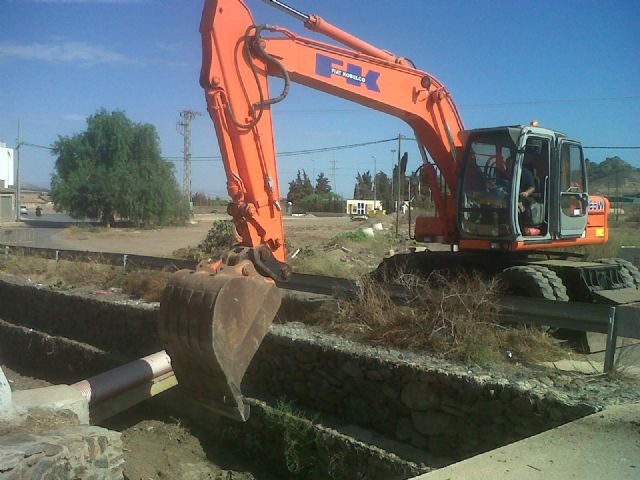 La concejalía de Infraestructuras continúa con trabajos de prevención ante posibles lluvias torrenciales durante este otoño