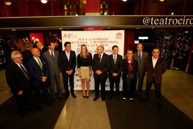 La asociación de radio y televisión de la región de Murcia entrega su 'micrófono de plata' al cante de las minas