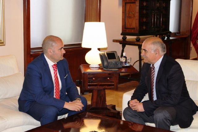 El presidente Alberto Garre recibe al alcalde de la Unión