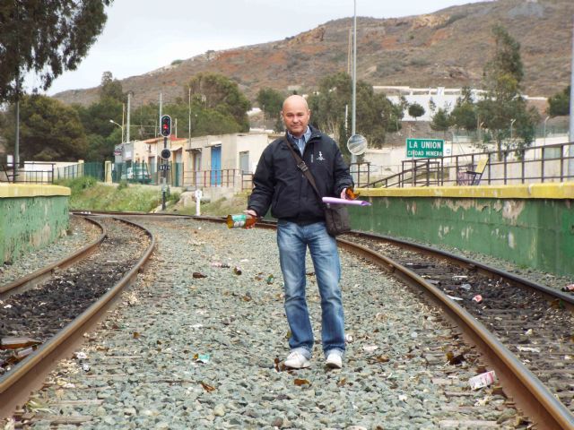 UPyD La Unión denuncia el peligro que supone para los vecinos la ausencia de vallado en la estación Feve
