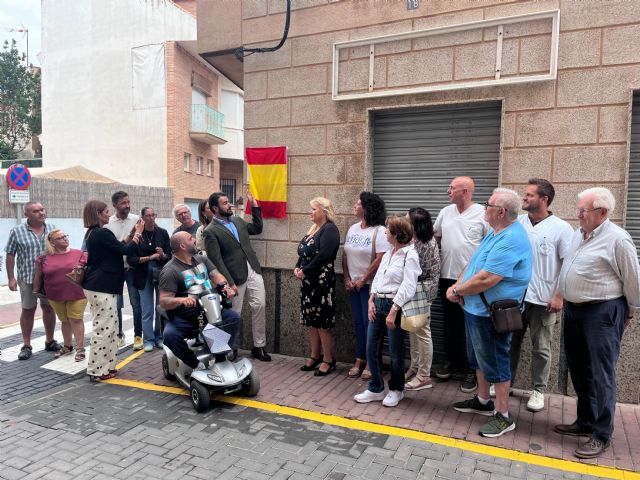 Inauguración de la renovada calle Andrés Cegarra junto a los vecinos