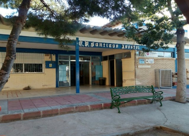 El alcalde de La Unión felicita al AMPA del CEIP Santiago Apóstol de Portmán por conseguir una nueva instalación eléctrica