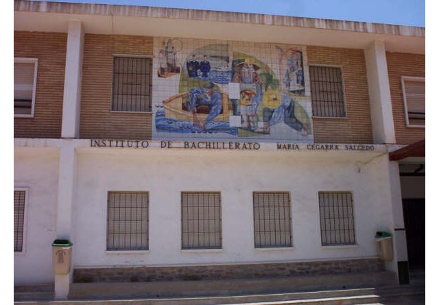 El alcalde de La Unión felicita al AMPA del IES María Cegarra por conseguir la construcción de un nuevo gimnasio