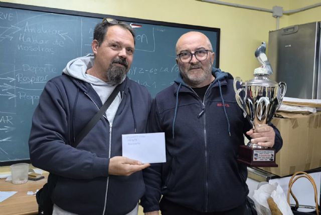 La Sociedad de Colombicultura de Roche celebra sus 30 años entregando los premios del Campeonato Comarcal